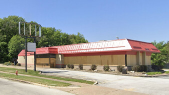 Former Hardee's Vacant Dark - Drive Through Restaurant