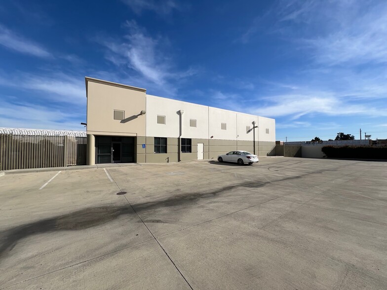 5377 Brooks St, Montclair, CA for lease - Building Photo - Image 3 of 13