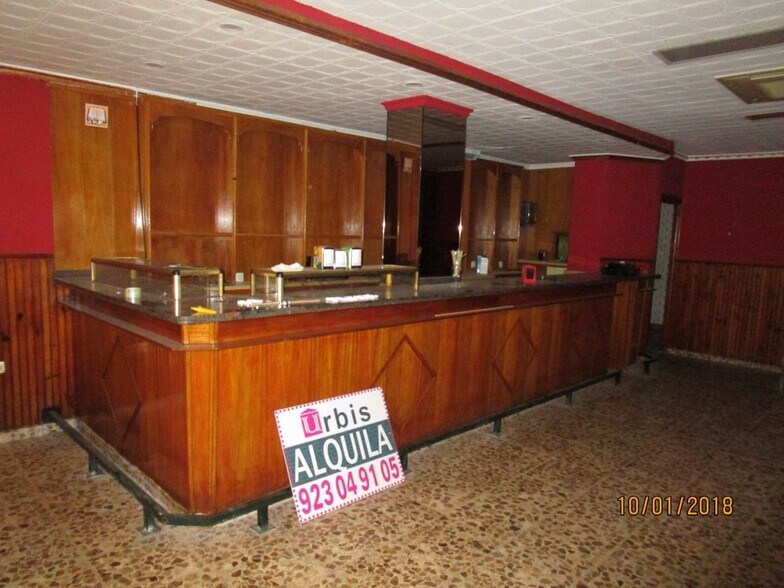 Retail in Salamanca for lease - Building Photo - Image 2 of 11