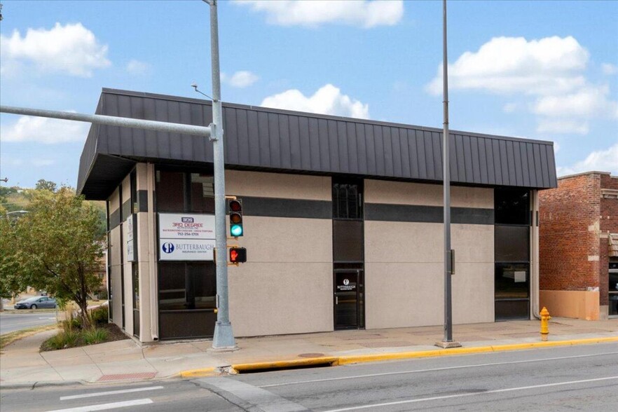 100 E Broadway St, Council Bluffs, IA for sale - Primary Photo - Image 1 of 43