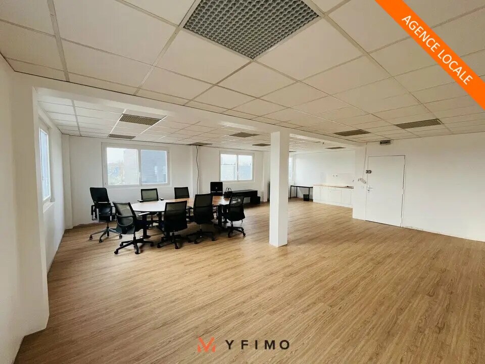 Location Bureaux 250 m² - Photo 1