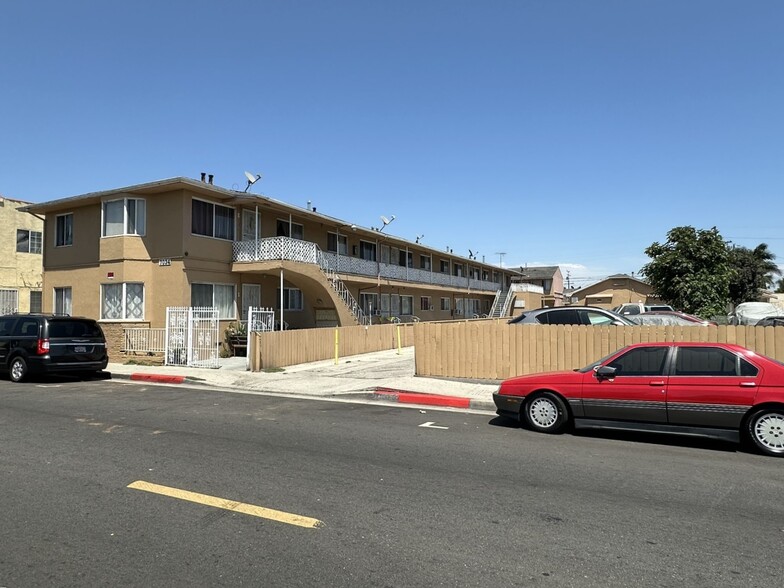 7034-7100 Mountain View Ave, Huntington Park, CA for sale - Building Photo - Image 2 of 15