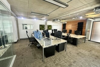 Turnham Green Terrace Mews, London for lease Interior Photo- Image 2 of 5