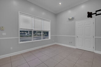 9905 Old St Augustine Rd, Jacksonville, FL for lease Interior Photo- Image 2 of 18