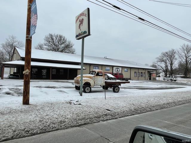 510 S Victor St, Christopher, IL for sale - Building Photo - Image 1 of 1