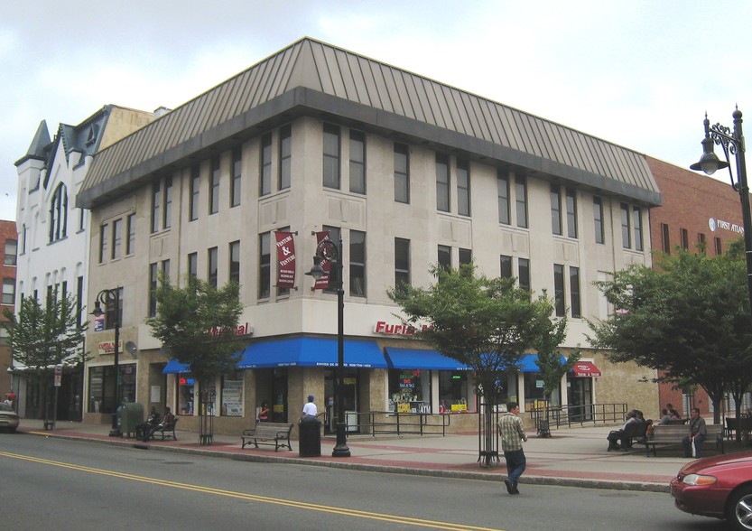 100-106 E Front St, Plainfield, NJ for lease - Building Photo - Image 1 of 4