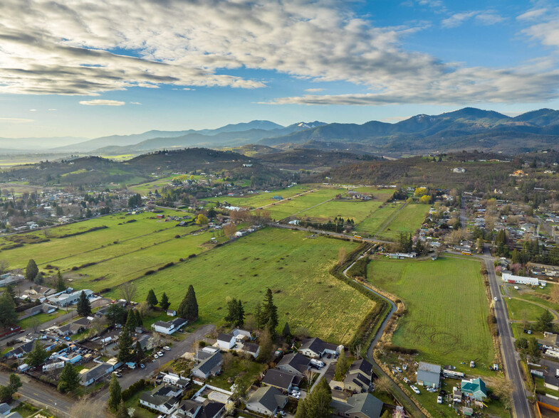 0 Orchard Home, Medford, OR for sale - Primary Photo - Image 1 of 11