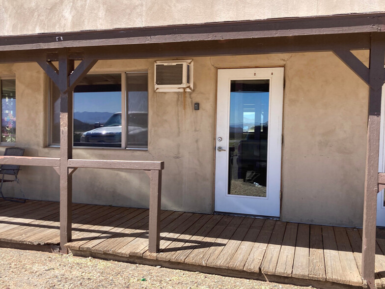 105 N Frontage Rd, Pearce, AZ for lease - Building Photo - Image 1 of 10