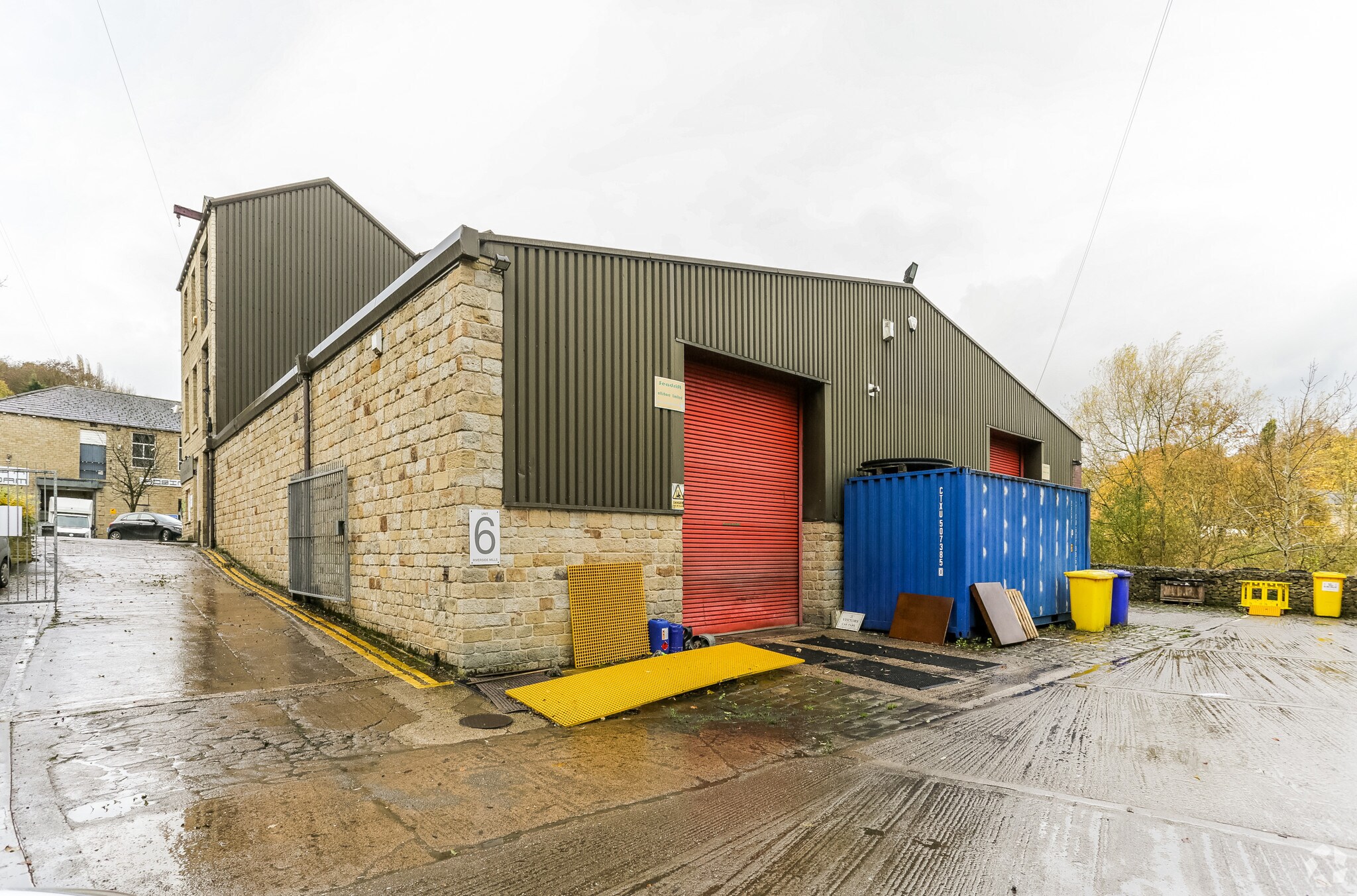 Saddleworth Rd, Elland for sale Primary Photo- Image 1 of 1