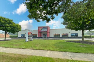 15700 Middlebelt Rd, Livonia MI - Retail Space