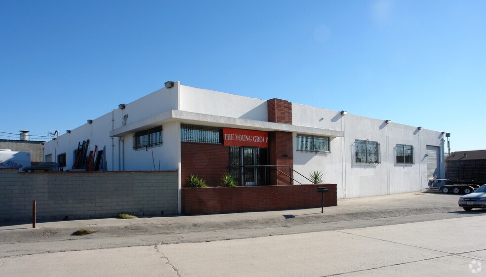 8560 Tujunga Ave, Sun Valley, CA for lease - Building Photo - Image 1 of 9