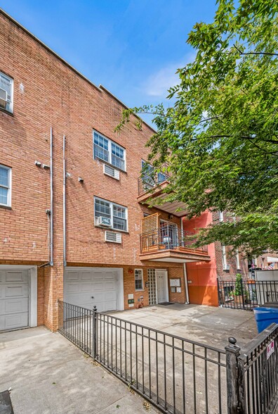 3530 10th St, Astoria, NY for sale - Primary Photo - Image 1 of 9