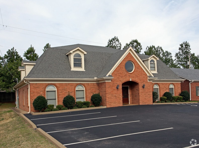 882 Willow Tree Cir, Cordova, TN for lease - Building Photo - Image 1 of 6