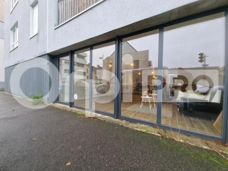 Office in Saint-Pierre-des-Corps for lease - Building Photo - Image 1 of 4