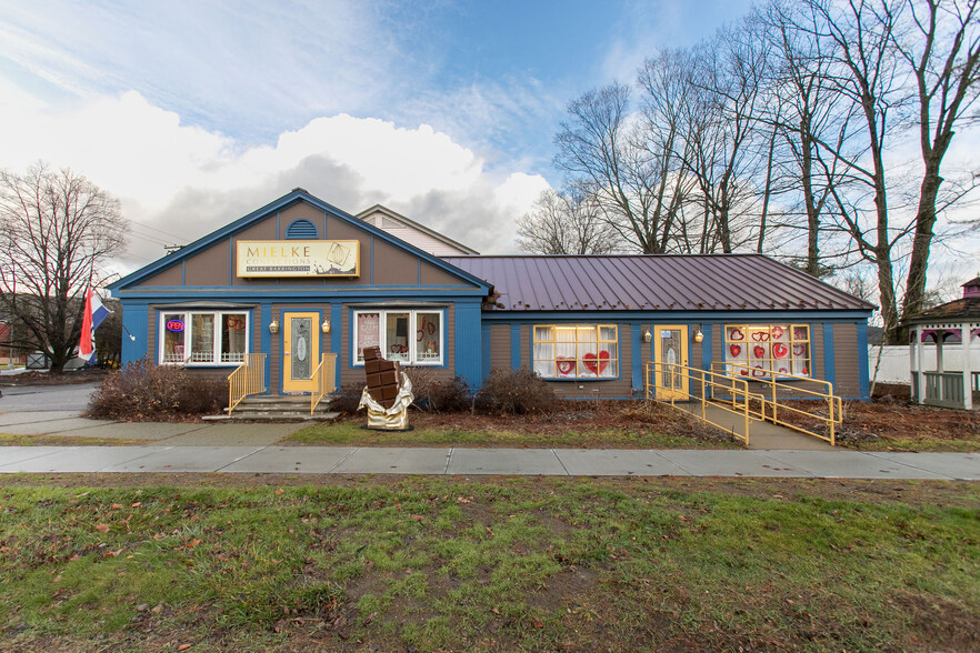 260 Stockbridge Rd, Great Barrington, MA for sale - Building Photo - Image 1 of 19