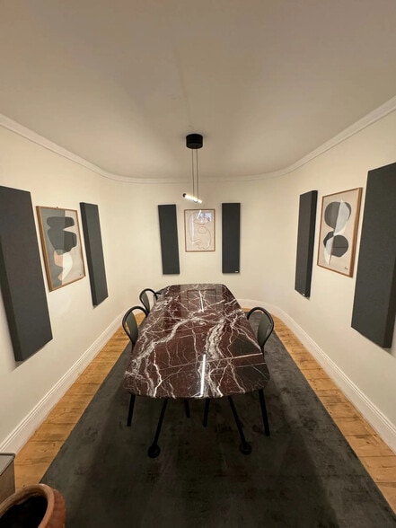 Office in Bordeaux for sale - Interior Photo - Image 2 of 9