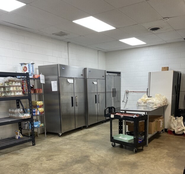 1021 Oliver Hill Way, Richmond, VA for lease - Interior Photo - Image 3 of 6