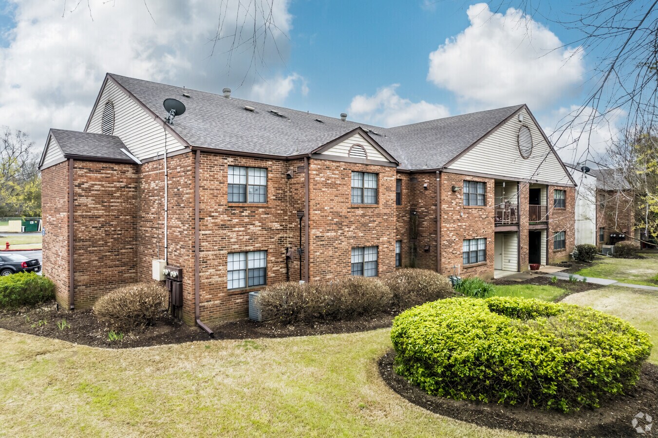 2990 Hickory Hill Rd, Memphis, TN 38115