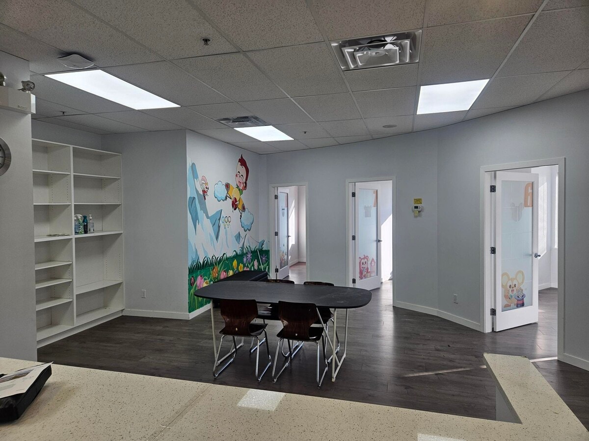 8181 Cambie Rd, Richmond, BC V6X 3X9 - Unit 6610 - - Interior Photo - Image 2 of 4