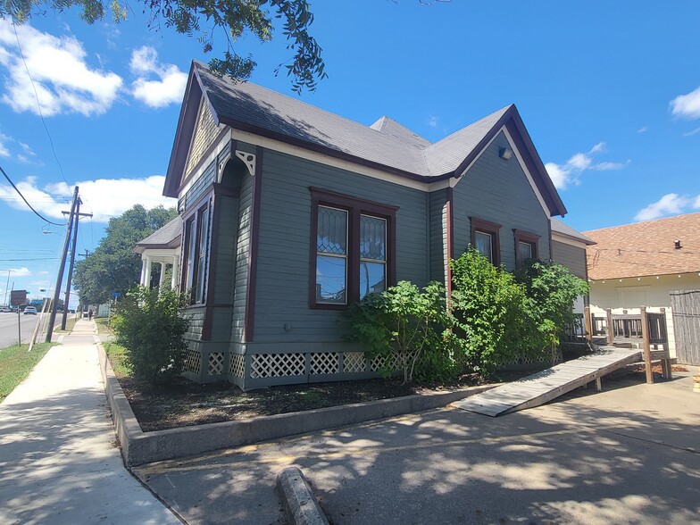 312 W Adams Ave, Temple, TX for sale - Building Photo - Image 3 of 9