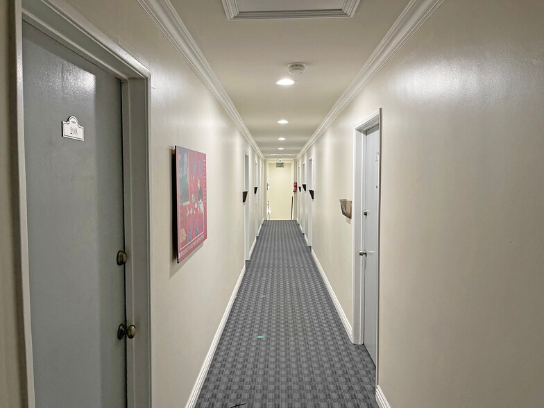 11350 Ventura Blvd, Studio City, CA for sale - Interior Photo - Image 3 of 8