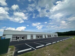 8141 Pine Ridge Rd, Mechanicsville, VA for lease Building Photo- Image 2 of 3