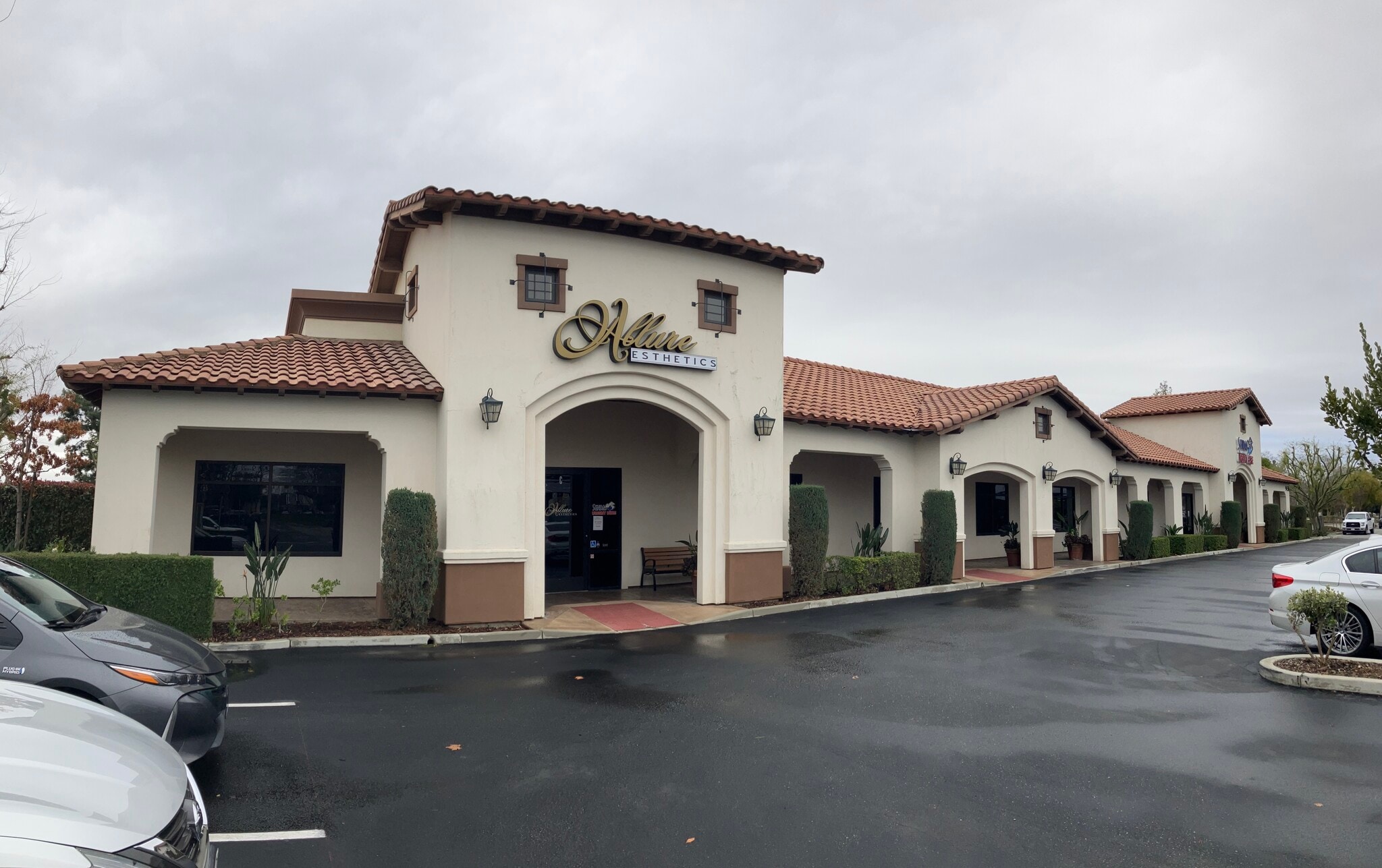 9450 Ming Ave, Bakersfield, CA for lease Building Photo- Image 1 of 7
