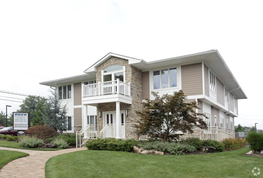 105 Reids Hill Rd, Aberdeen, NJ for sale - Primary Photo - Image 1 of 1