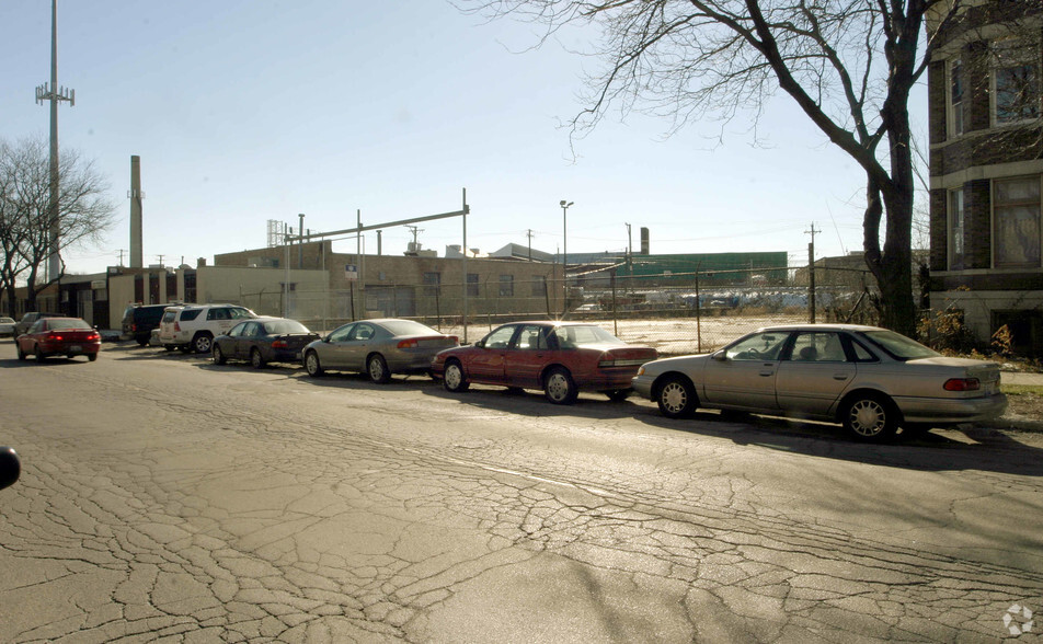 4937 W Grand Ave, Chicago, IL for sale - Primary Photo - Image 1 of 2