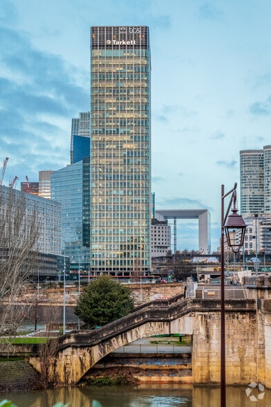 1 Terrasse Bellini, Puteaux for lease - Building Photo - Image 2 of 4