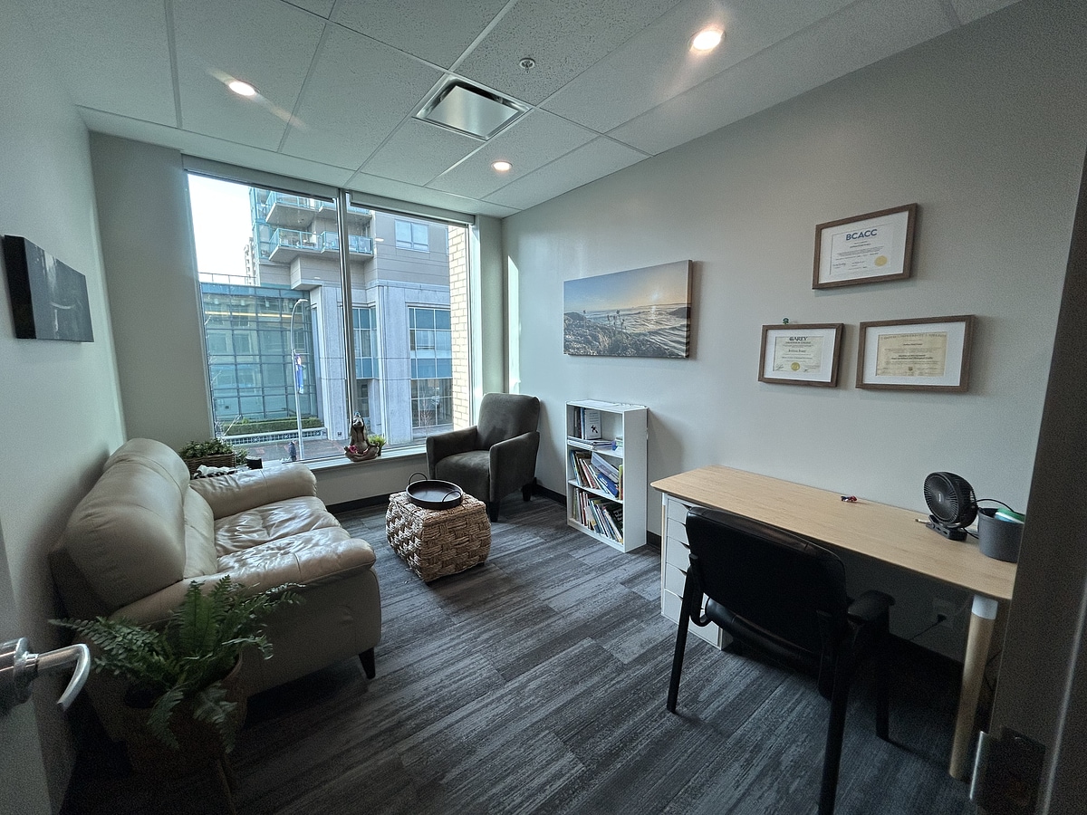 601 6th St, New Westminster, BC for lease Interior Photo- Image 1 of 7