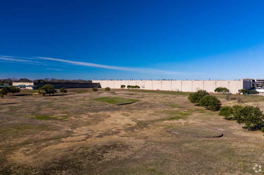 11000 Middle Fiskville Rd, Austin, TX for lease - Building Photo - Image 3 of 7