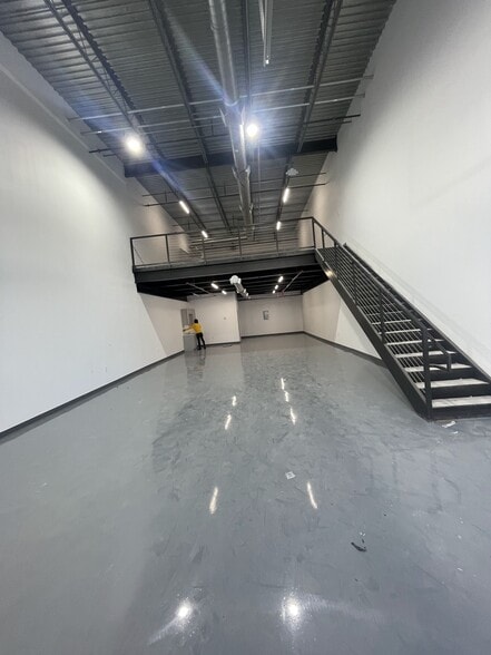 2601 State Highway 121, Lewisville, TX for sale - Interior Photo - Image 2 of 31