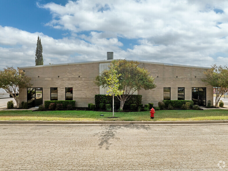 7303 Burleson Rd, Austin, TX for lease - Building Photo - Image 1 of 22