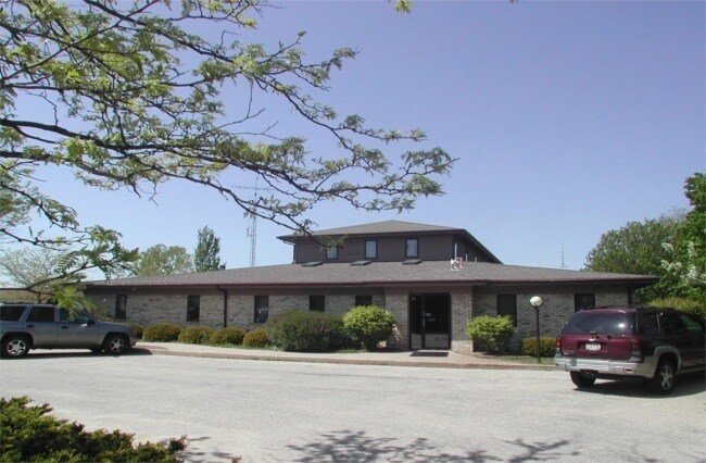 1950 N Wisconsin St, Elkhorn, WI for sale - Primary Photo - Image 1 of 1