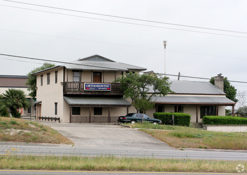 6436 Bandera Rd, San Antonio, TX for lease - Building Photo - Image 2 of 3