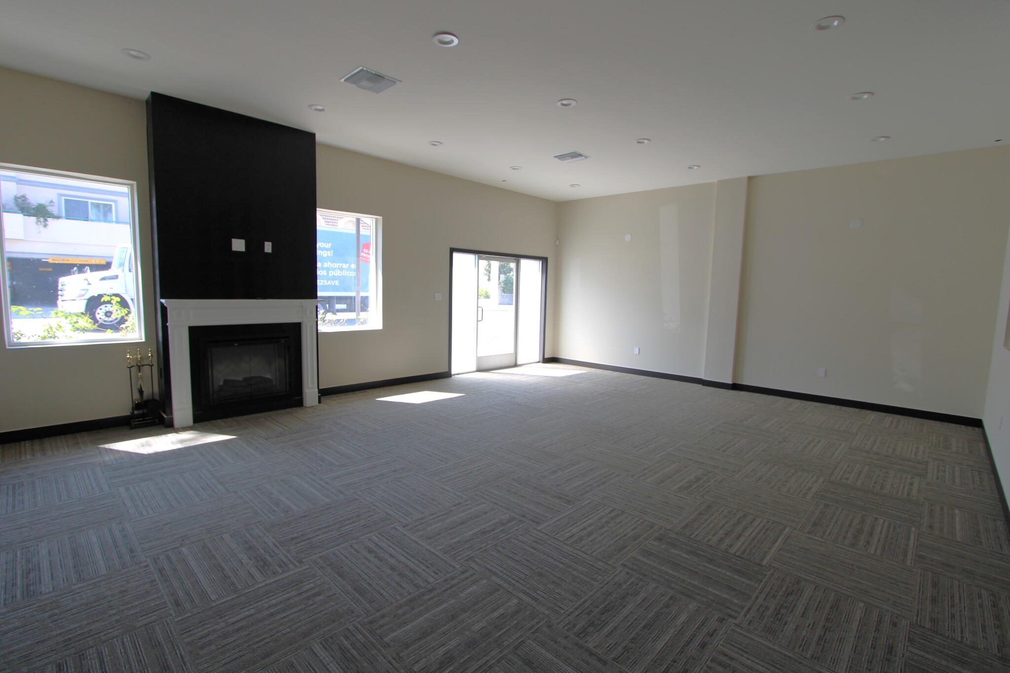 1121-1125 E Colorado St, Glendale, CA for lease Interior Photo- Image 1 of 10