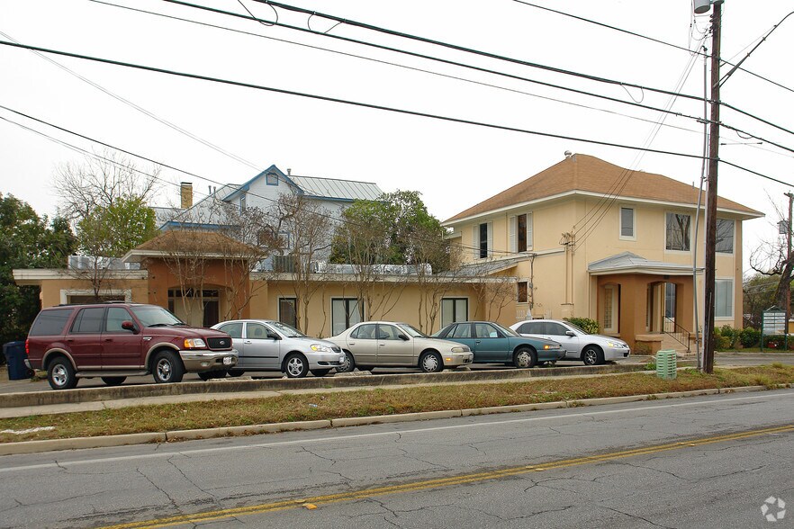 2600 Mccullough Ave, San Antonio, TX for sale - Primary Photo - Image 2 of 17