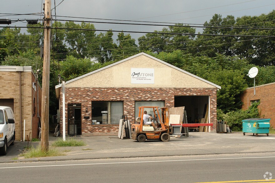 337 Riverside Ave, Bristol, CT 06010