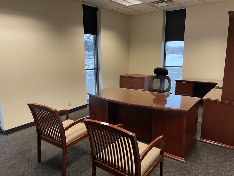 1577 N Airport Rd, Fremont, NE for lease - Building Photo - Image 2 of 3