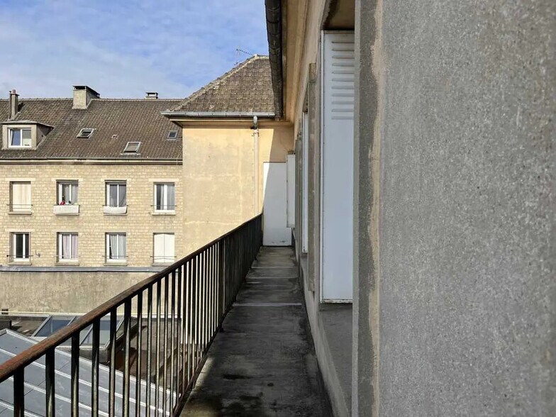 Office in Creil for sale - Building Photo - Image 3 of 4