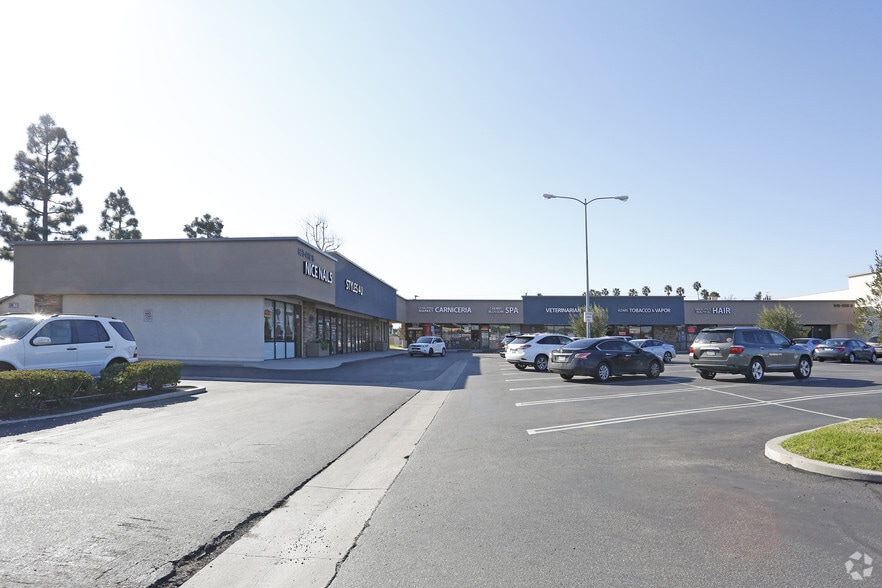635-669 S Ventura Rd, Oxnard, CA for lease - Primary Photo - Image 1 of 5