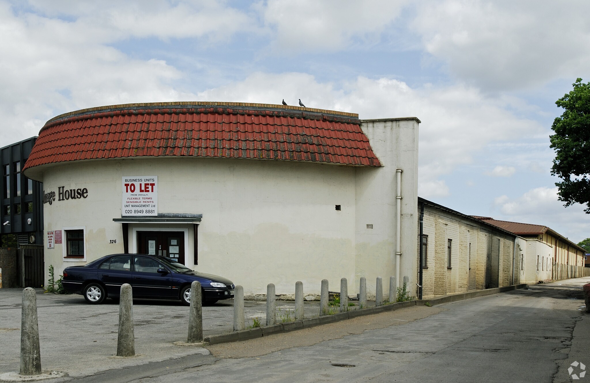 326 Molesey Rd, Walton On Thames for sale Primary Photo- Image 1 of 1