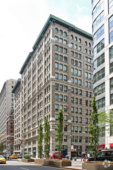 230 Park Ave S, New York, NY for sale - Primary Photo - Image 1 of 1