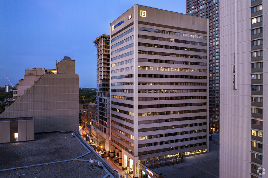 365 Bloor St E, Toronto, ON for lease - Building Photo - Image 3 of 5