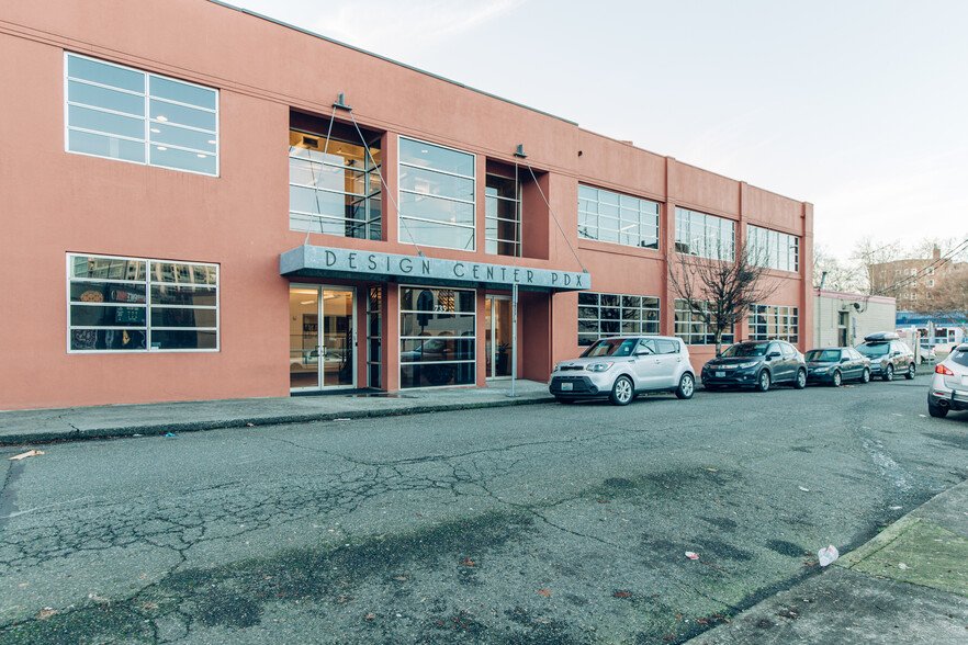 735 SW 20th Pl, Portland, OR for lease - Building Photo - Image 1 of 8