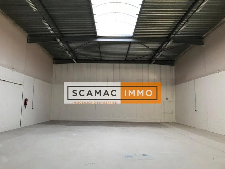 Industrial in Villejuif for lease - Building Photo - Image 3 of 4