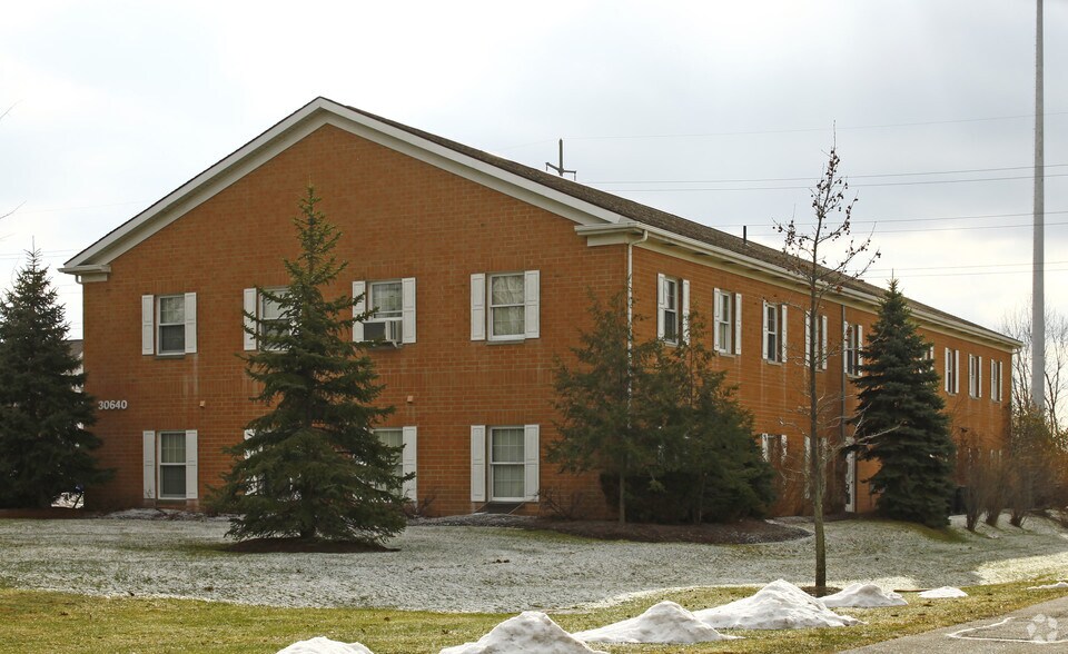30640 Bainbridge Rd, Solon, OH 44139 N.Solon Ofc Commons