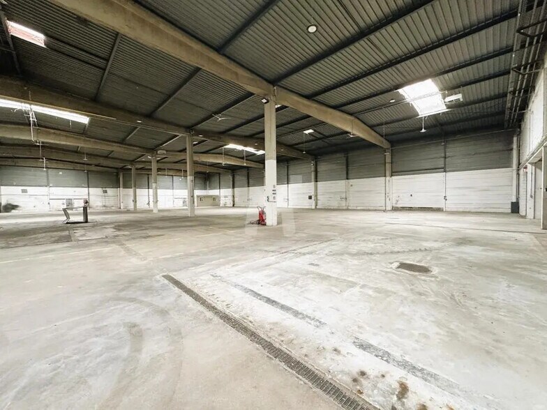 Office in Morangis for lease - Interior Photo - Image 3 of 9