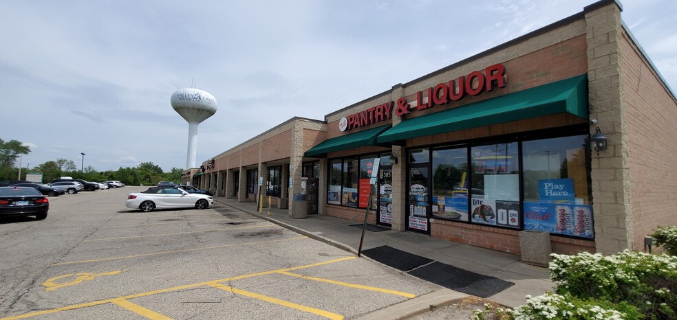 381-457 N Wilson Rd, Round Lake, IL for sale - Building Photo - Image 1 of 1